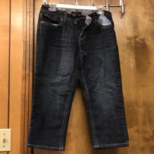 Capri pants